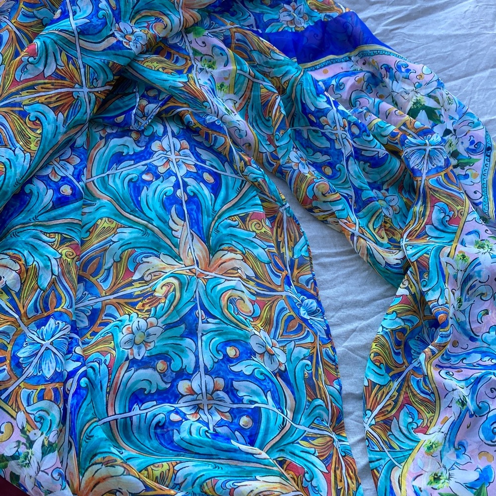 Dolce Gabbana majolica tile print Huge chiffon silk scarf - Picture 3 of 3